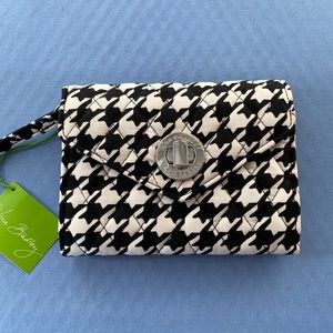 NWT Vera Bradley Midnight Houndstooth Wristlet